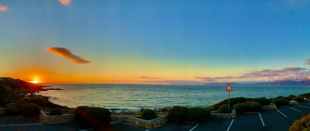 Sage At Whale Cove - Sea Facing Apartment Де-Келдерс Экстерьер фото